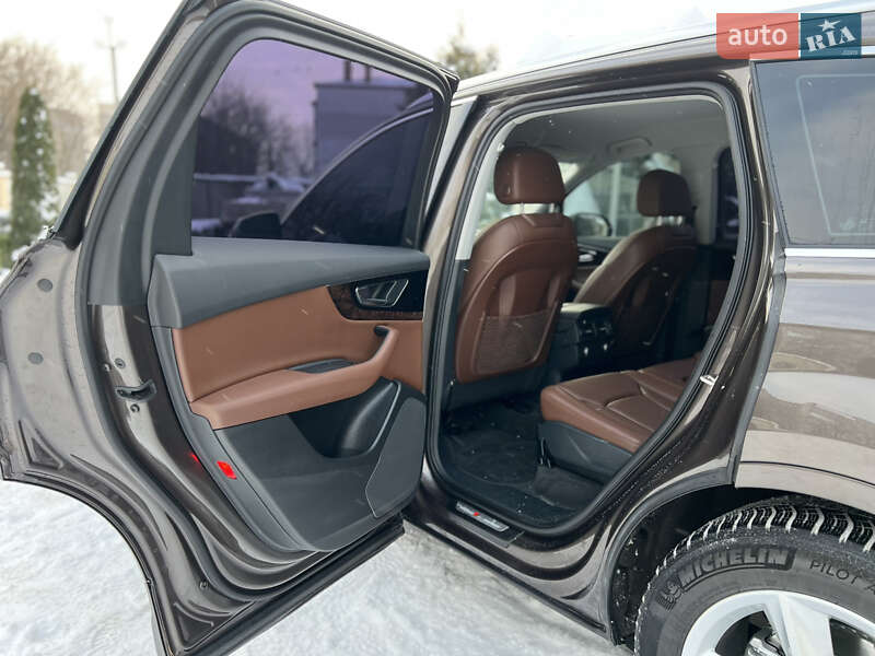 Внедорожник / Кроссовер Audi Q7 2015 в Хмельницком