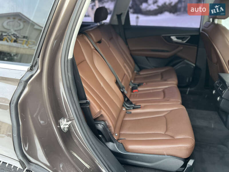 Внедорожник / Кроссовер Audi Q7 2015 в Хмельницком