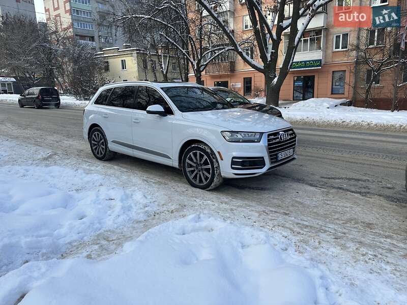 Внедорожник / Кроссовер Audi Q7 2017 в Чернигове