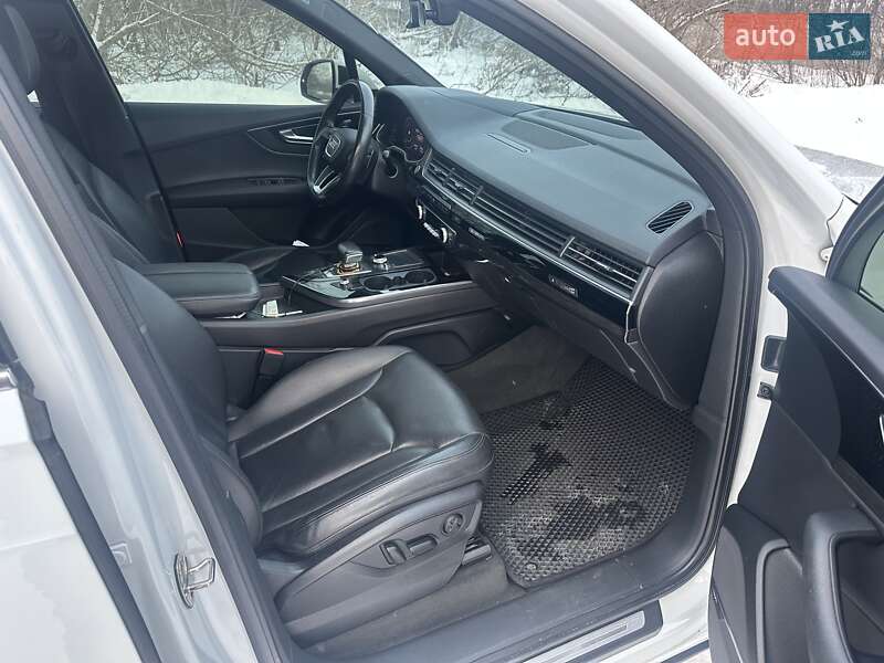 Внедорожник / Кроссовер Audi Q7 2017 в Чернигове