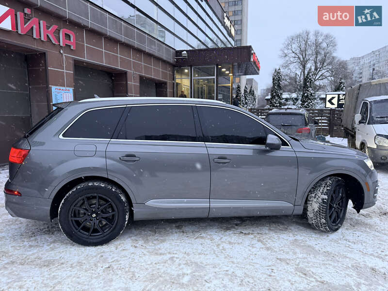 Внедорожник / Кроссовер Audi Q7 2017 в Харькове