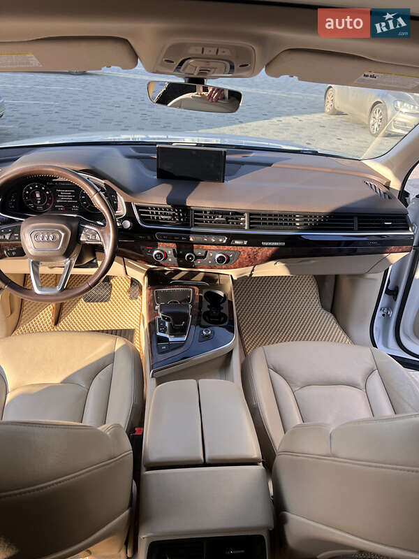Внедорожник / Кроссовер Audi Q7 2018 в Ужгороде