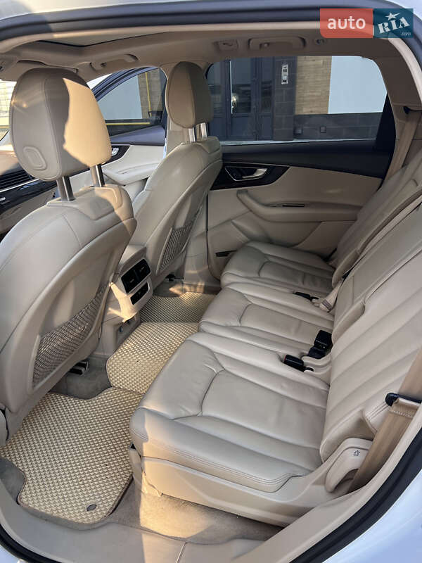 Внедорожник / Кроссовер Audi Q7 2018 в Ужгороде