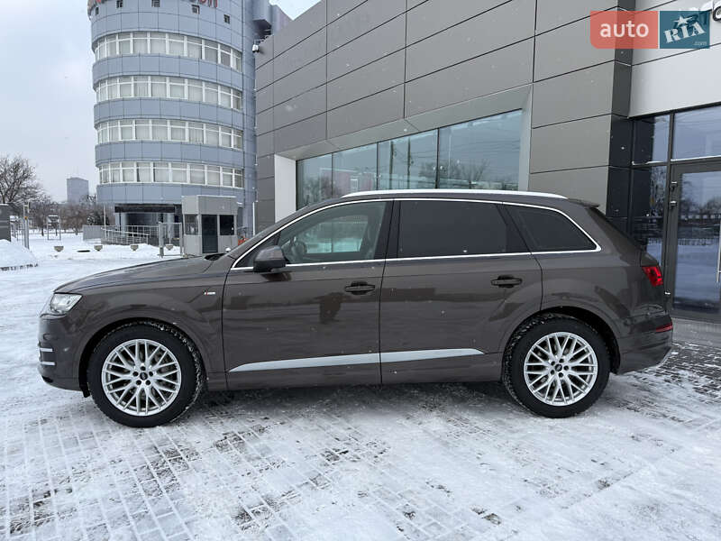 Внедорожник / Кроссовер Audi Q7 2017 в Харькове