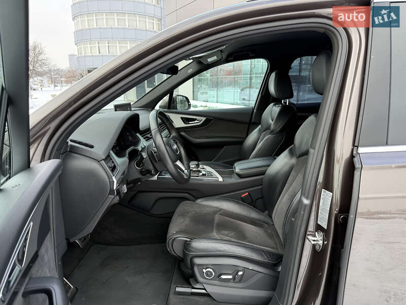 Внедорожник / Кроссовер Audi Q7 2017 в Харькове