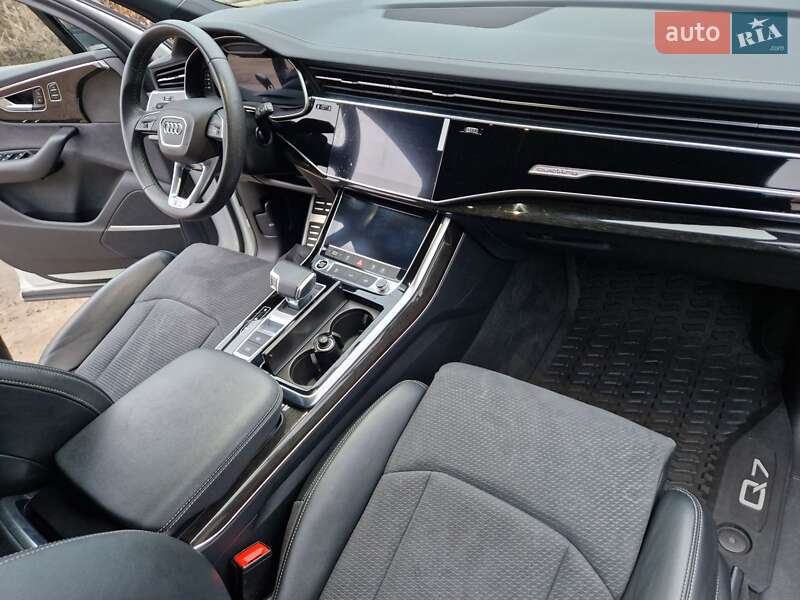 Внедорожник / Кроссовер Audi Q7 2023 в Киеве