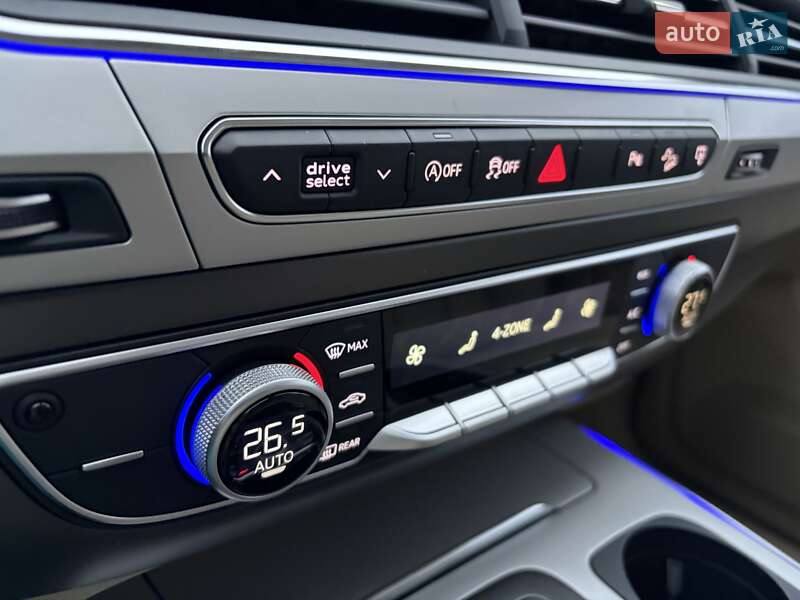 Внедорожник / Кроссовер Audi Q7 2016 в Киеве