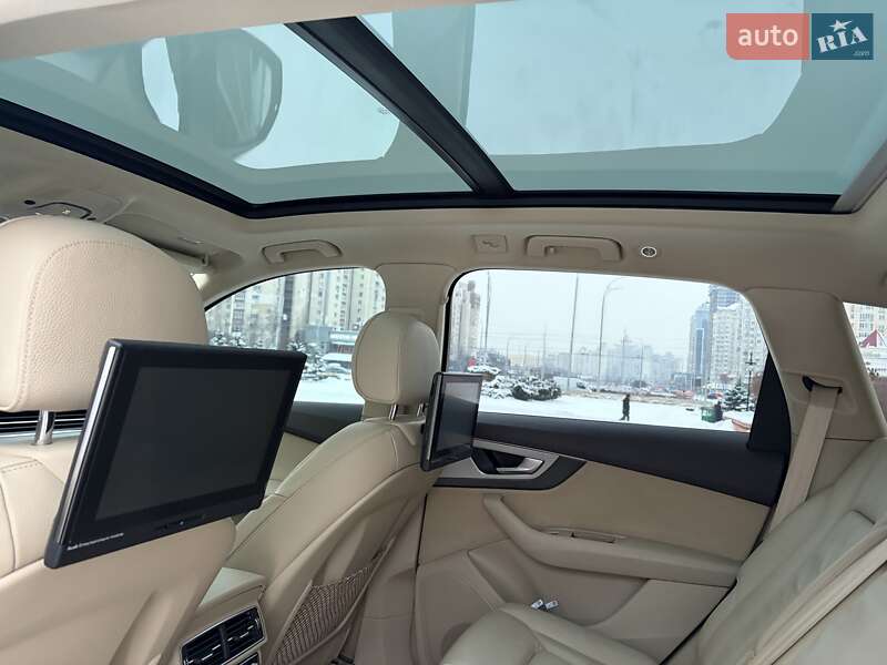 Внедорожник / Кроссовер Audi Q7 2016 в Киеве
