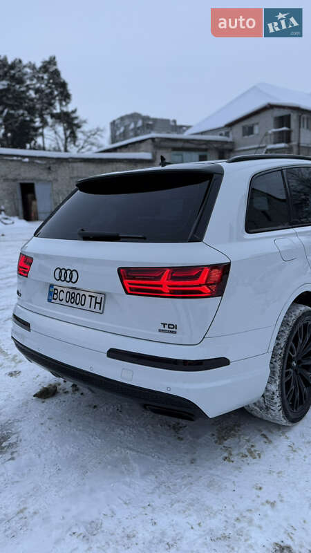 Внедорожник / Кроссовер Audi Q7 2016 в Новояворовске
