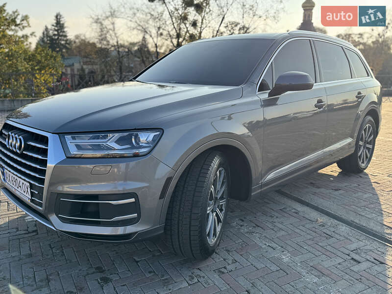 Внедорожник / Кроссовер Audi Q7 2015 в Краснограде