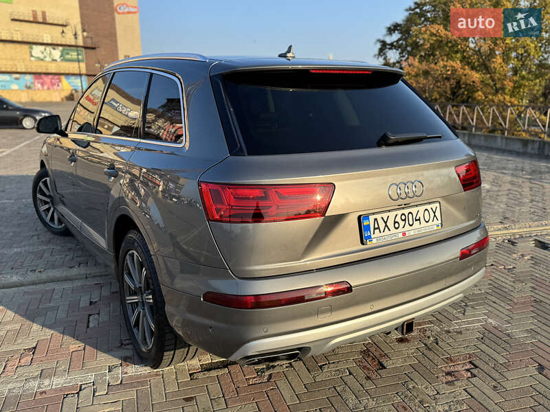 Внедорожник / Кроссовер Audi Q7 2015 в Краснограде