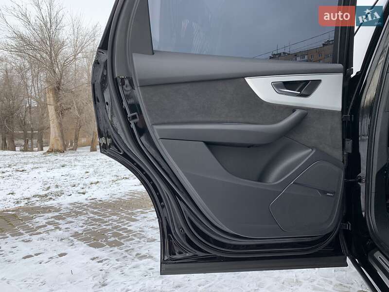 Внедорожник / Кроссовер Audi Q7 2020 в Кривом Роге