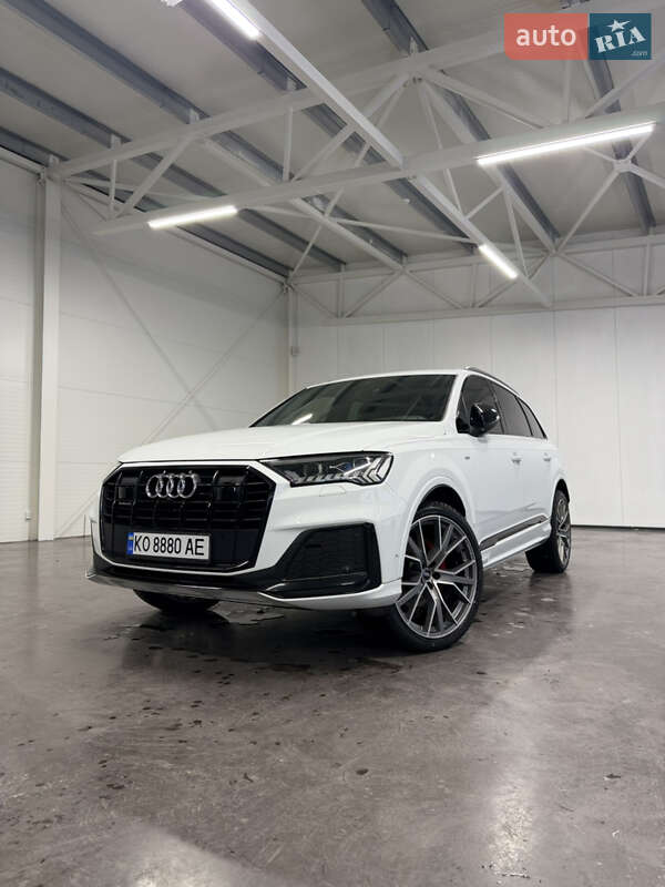 Внедорожник / Кроссовер Audi Q7 2021 в Ильнице