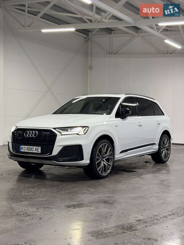 Внедорожник / Кроссовер Audi Q7 2021 в Ильнице