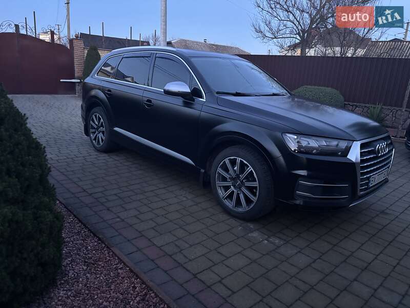 Внедорожник / Кроссовер Audi Q7 2017 в Барановке