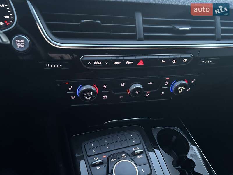 Внедорожник / Кроссовер Audi Q7 2017 в Барановке