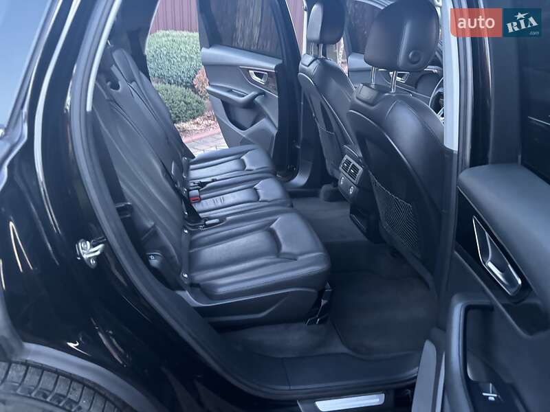 Внедорожник / Кроссовер Audi Q7 2017 в Барановке