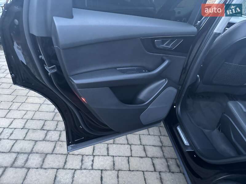 Внедорожник / Кроссовер Audi Q7 2017 в Барановке