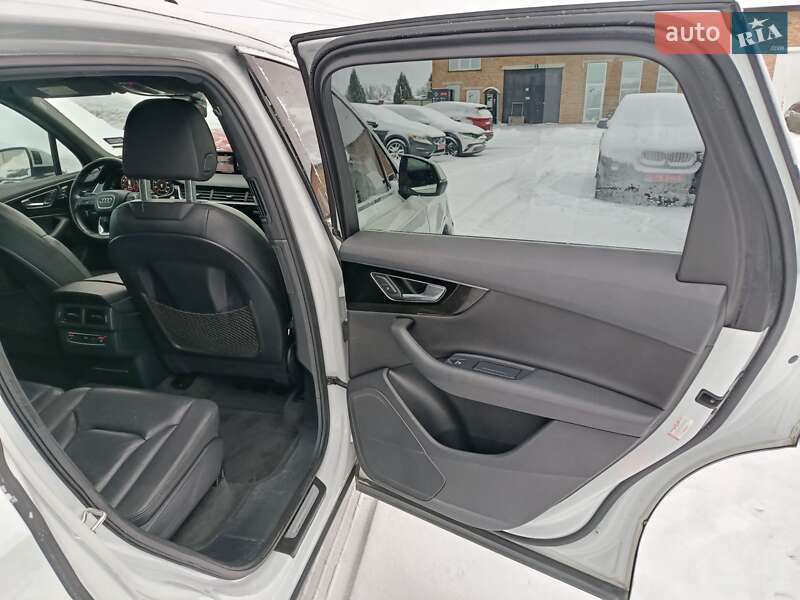 Внедорожник / Кроссовер Audi Q7 2017 в Луцке