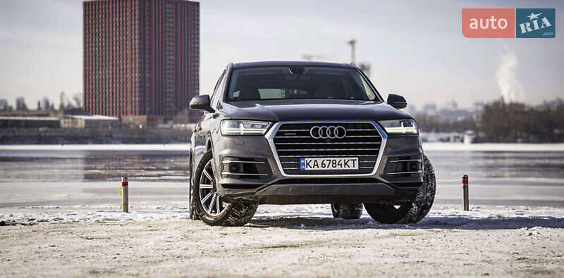 Внедорожник / Кроссовер Audi Q7 2019 в Киеве