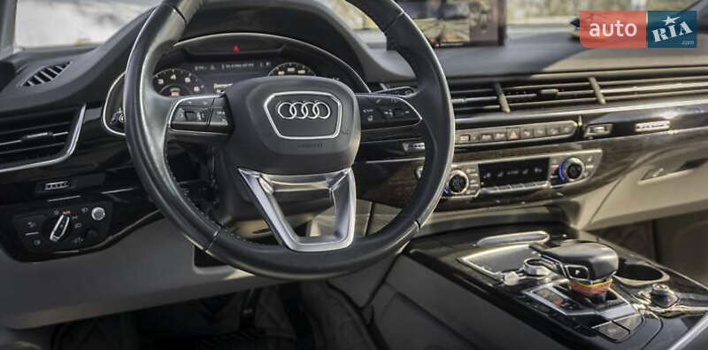 Внедорожник / Кроссовер Audi Q7 2019 в Киеве