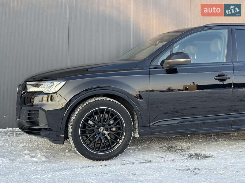Позашляховик / Кросовер Audi Q7 2020 в Луцьку