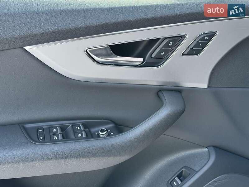 Позашляховик / Кросовер Audi Q7 2020 в Луцьку