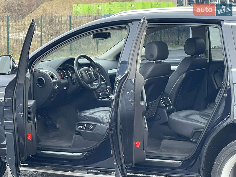Внедорожник / Кроссовер Audi Q7 2010 в Ровно