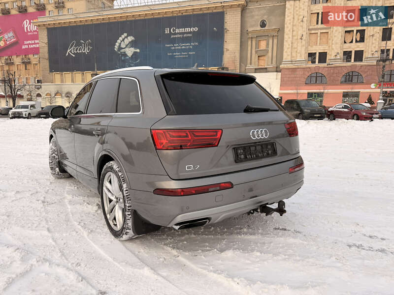 Внедорожник / Кроссовер Audi Q7 2017 в Харькове