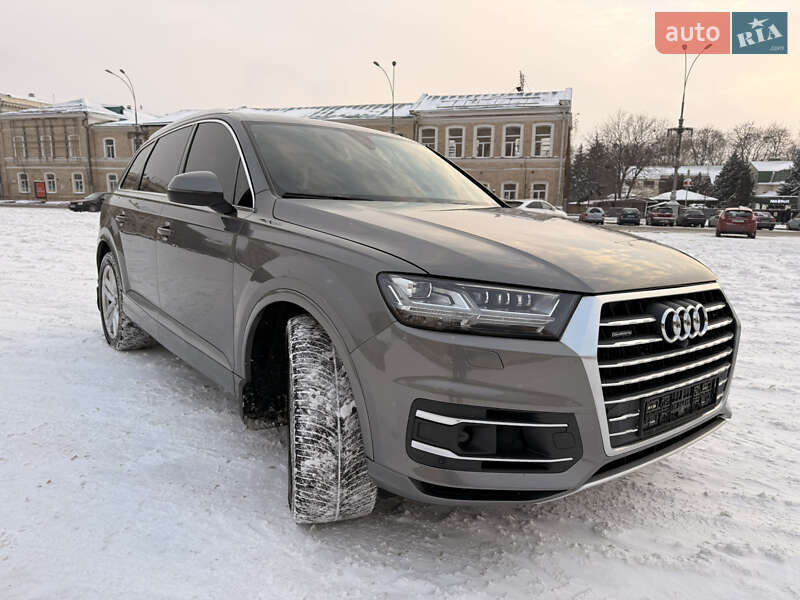 Внедорожник / Кроссовер Audi Q7 2017 в Харькове