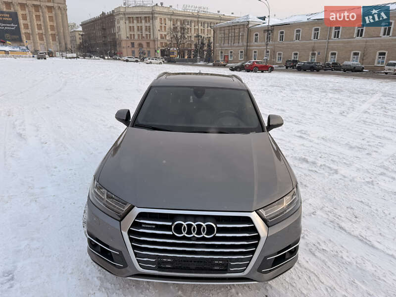 Внедорожник / Кроссовер Audi Q7 2017 в Харькове