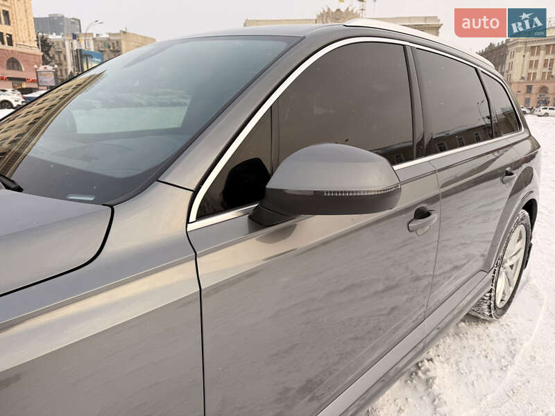 Внедорожник / Кроссовер Audi Q7 2017 в Харькове