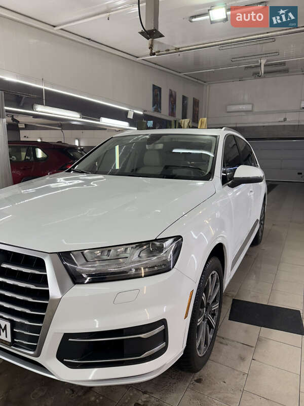 Внедорожник / Кроссовер Audi Q7 2016 в Киеве