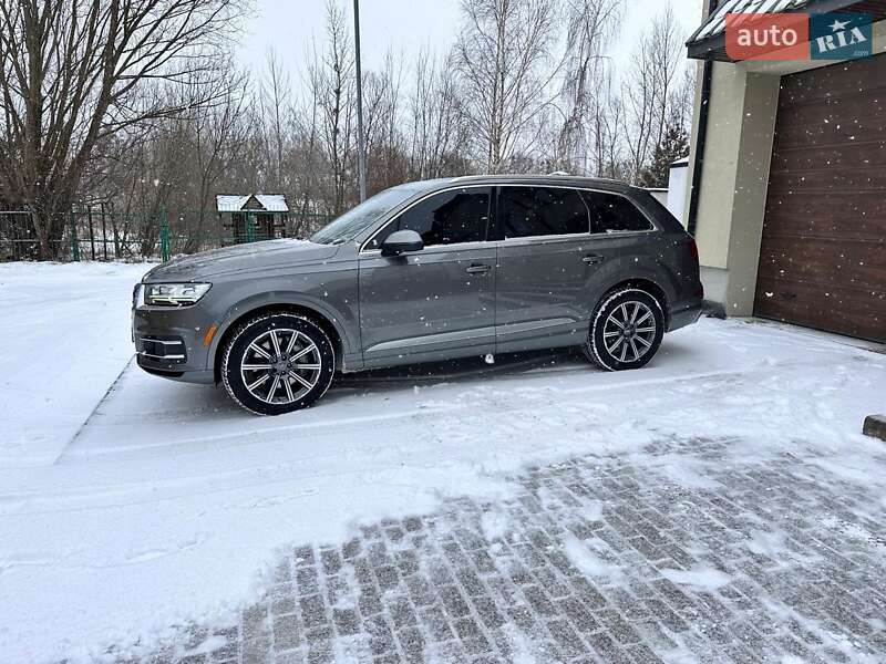 Внедорожник / Кроссовер Audi Q7 2017 в Стрые