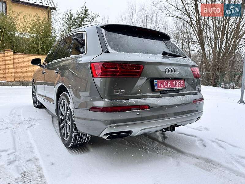 Внедорожник / Кроссовер Audi Q7 2017 в Стрые