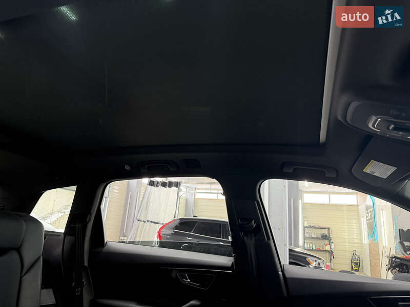 Внедорожник / Кроссовер Audi Q7 2020 в Новояворовске