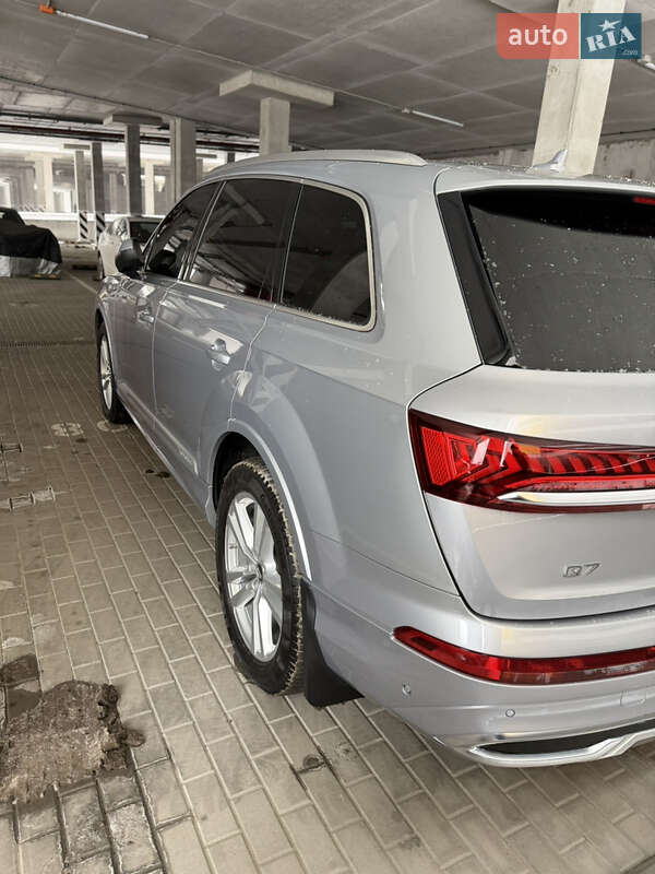 Внедорожник / Кроссовер Audi Q7 2022 в Киеве