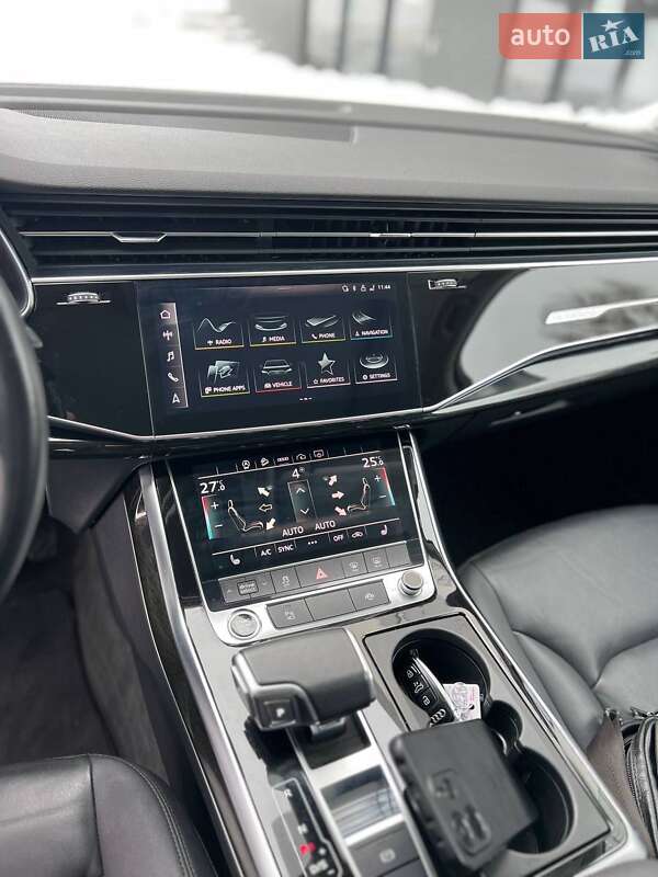 Внедорожник / Кроссовер Audi Q7 2022 в Новояворовске