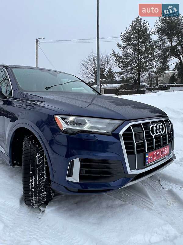 Внедорожник / Кроссовер Audi Q7 2022 в Новояворовске