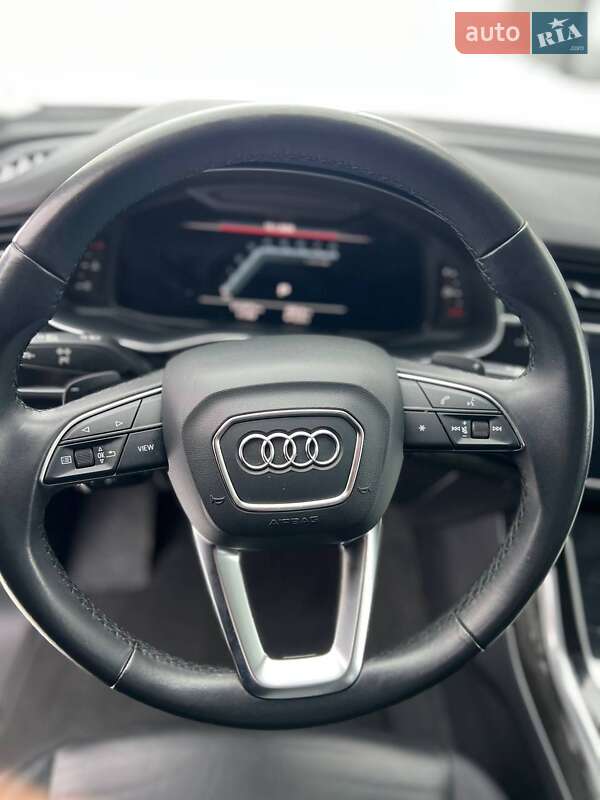 Внедорожник / Кроссовер Audi Q7 2022 в Новояворовске