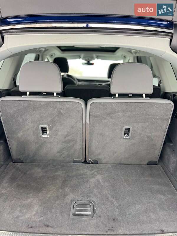 Внедорожник / Кроссовер Audi Q7 2022 в Новояворовске