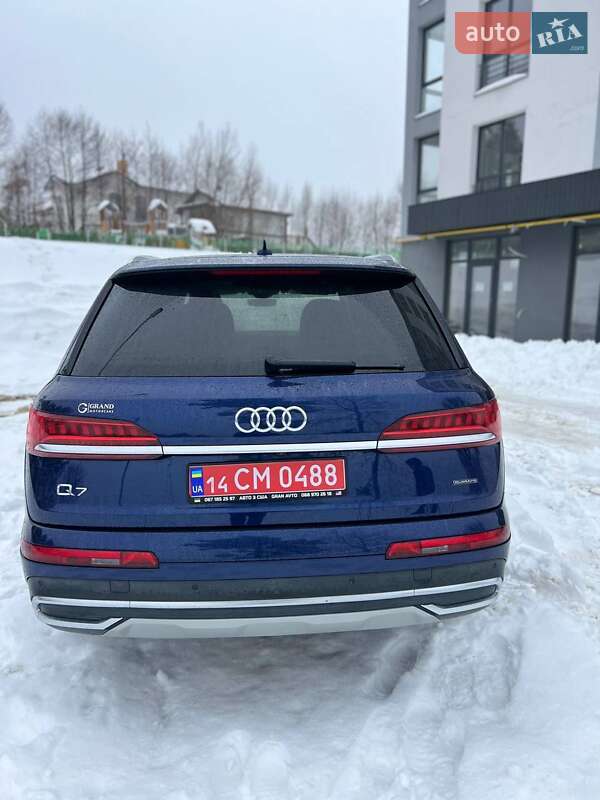 Внедорожник / Кроссовер Audi Q7 2022 в Новояворовске