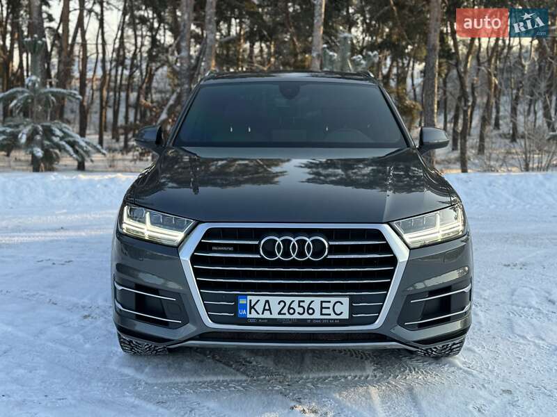 Внедорожник / Кроссовер Audi Q7 2018 в Киеве