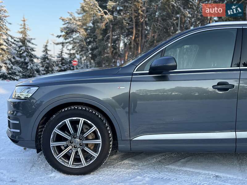 Внедорожник / Кроссовер Audi Q7 2018 в Киеве