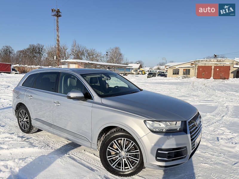 Внедорожник / Кроссовер Audi Q7 2016 в Радивилове