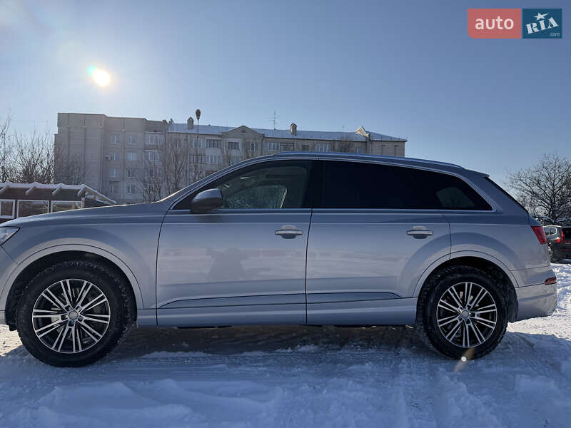 Внедорожник / Кроссовер Audi Q7 2016 в Радивилове