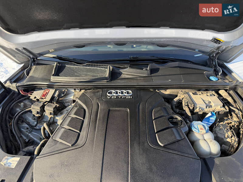 Внедорожник / Кроссовер Audi Q7 2016 в Радивилове