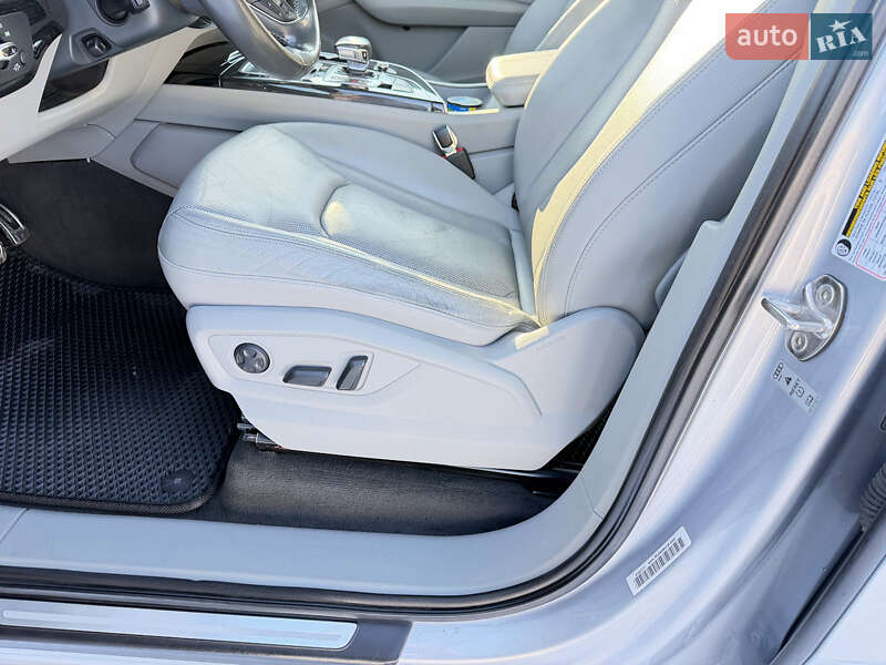 Внедорожник / Кроссовер Audi Q7 2016 в Радивилове