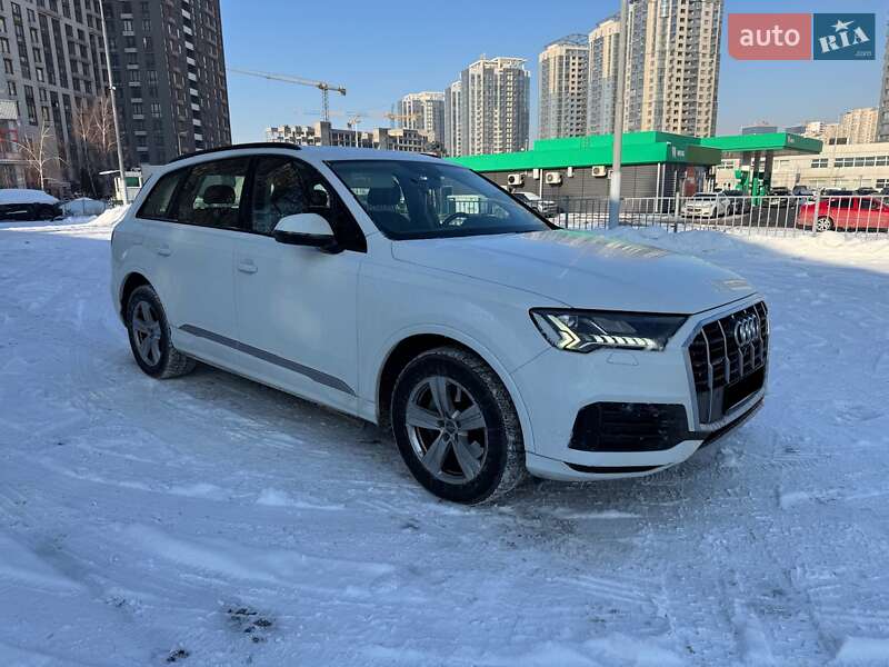 Внедорожник / Кроссовер Audi Q7 2020 в Киеве