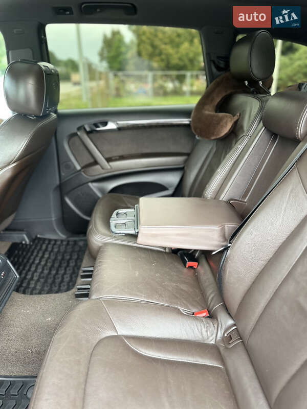 Внедорожник / Кроссовер Audi Q7 2010 в Черняхове